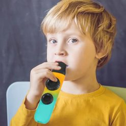Kazoo arcoíris con dos aberturas para niños