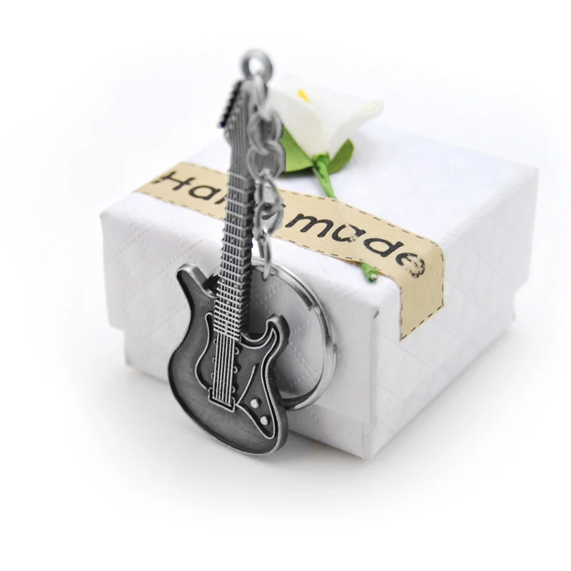 Llavero de guitarra eléctrica en 3 colores metálicos - color metal