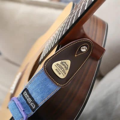 Correa de guitarra de jeans denim con extremos de cuero