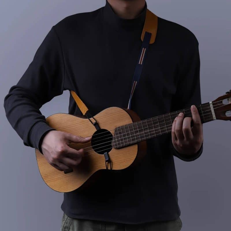 Correa muy fina para ukelele con hombrera, vista puesta