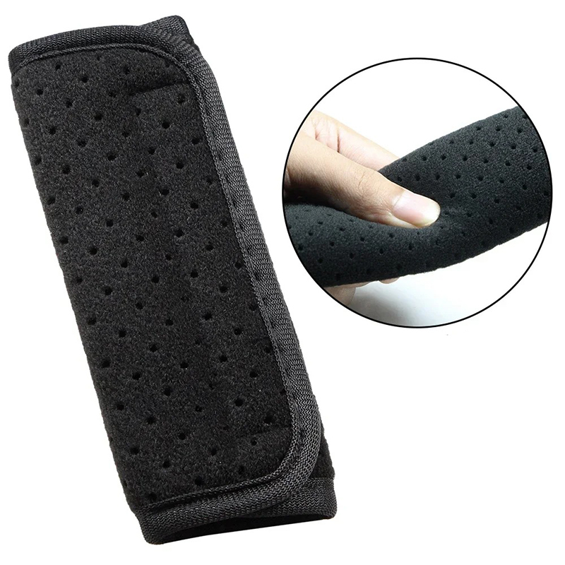 detalle de cojín de hombro para correa de guitarra removible con espuma transpirable