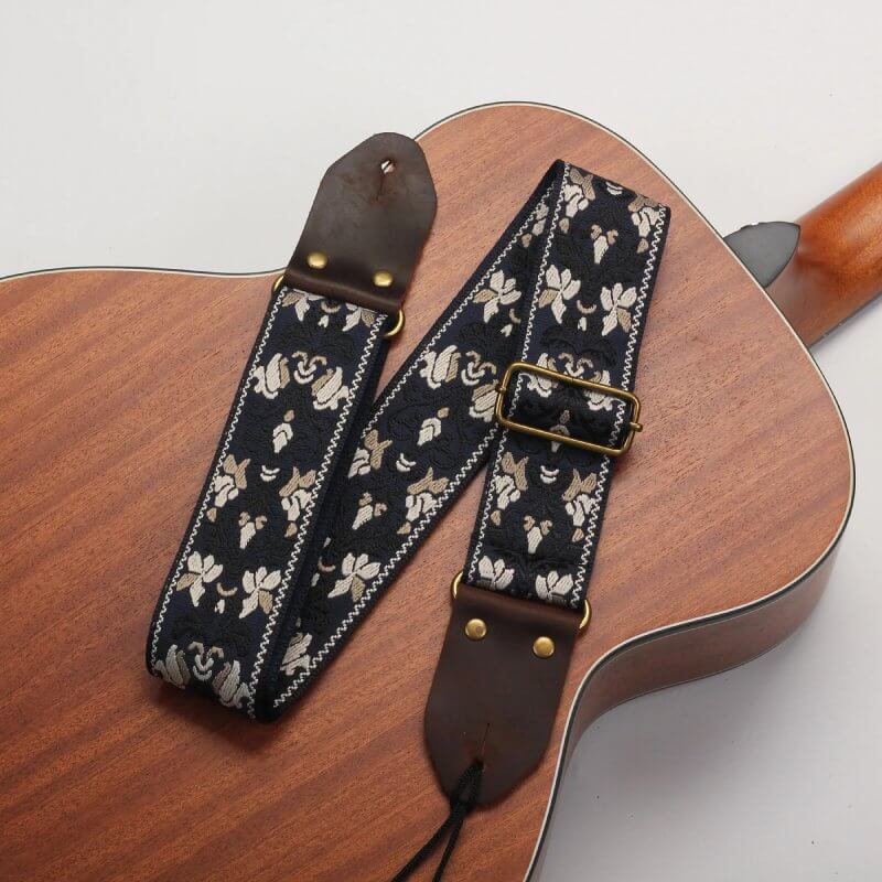 Detalles completos de la Correa de Guitarra Vintage con Flores Barrocas