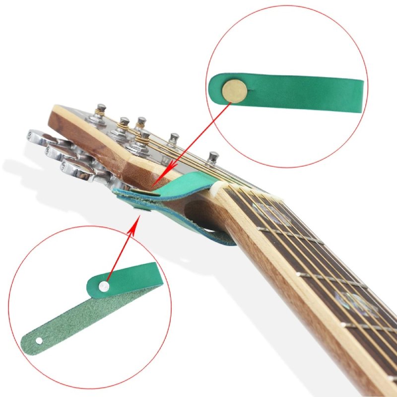 Detalles del soporte de correa de guitarra - Modelo en cuero verde