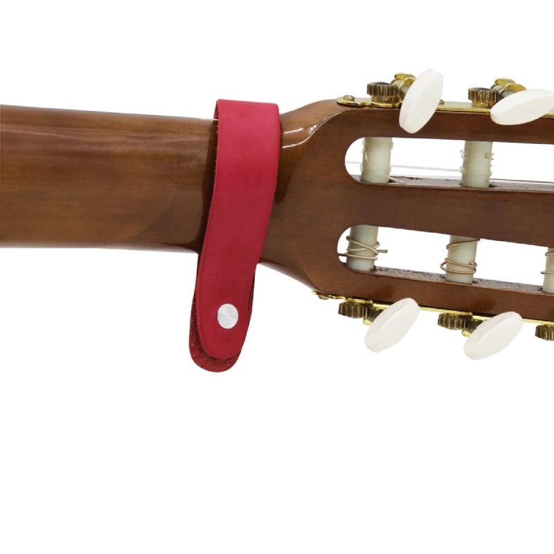 Vista trasera del soporte de correa de guitarra - Modelo en cuero rojo