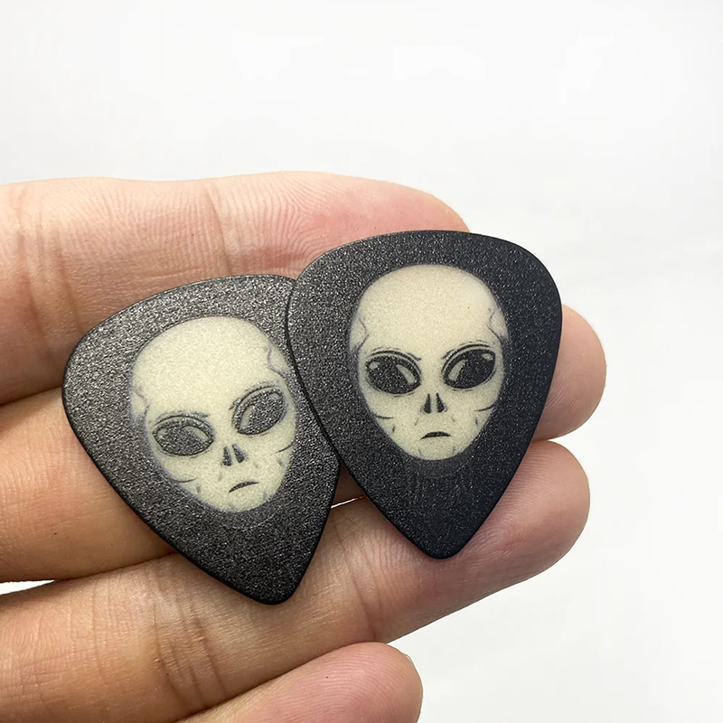 5 púas de guitarra con cabeza de alienígena - Paquete de 5 piezas-