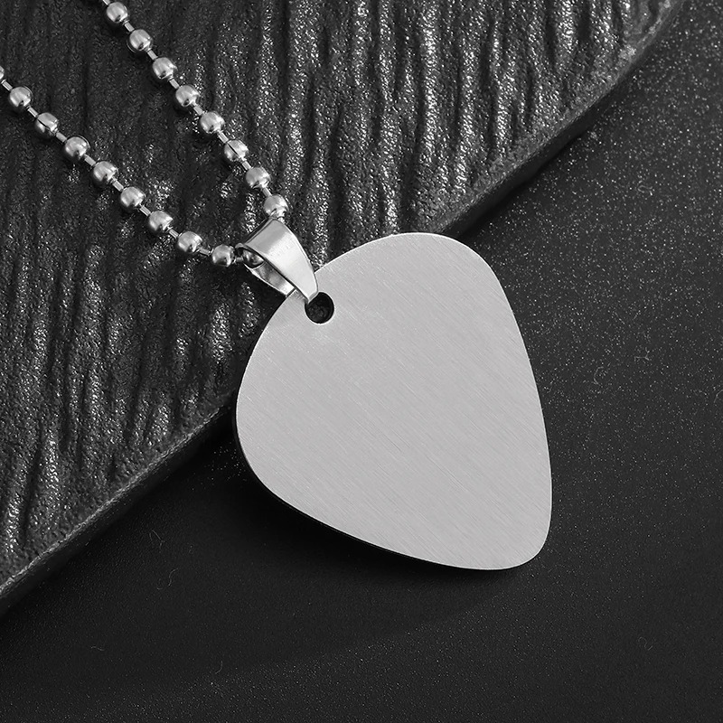Collar Sencillo de Púa en Acero Inoxidable - Colección Minimalista color Plata