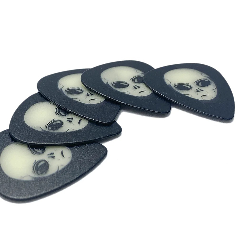 Avis 5 púas de guitarra con cabeza de alienígena - Lote de 5 piezas
