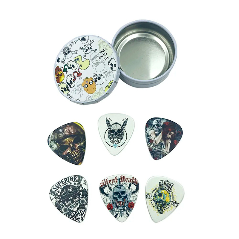 Lote de 12 Púas de Guitarra con Diseño de Cráneos en Caja de Metal - Colección Death Metal