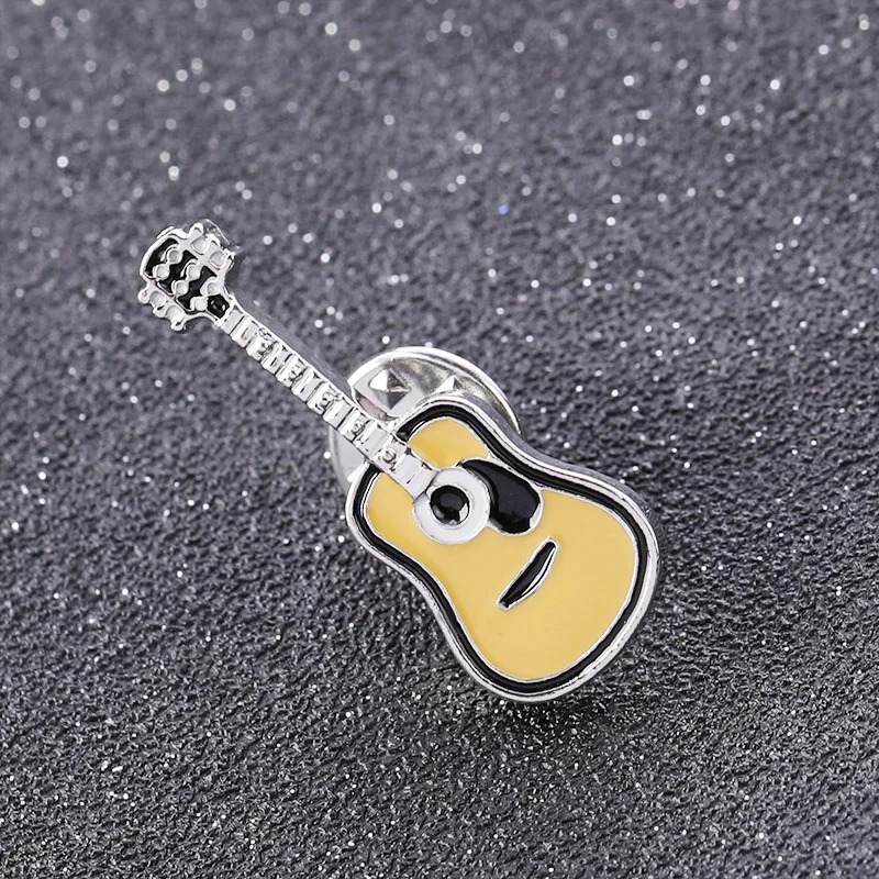 Vista completa del Pin Esmaltado de Guitarra Clásica
