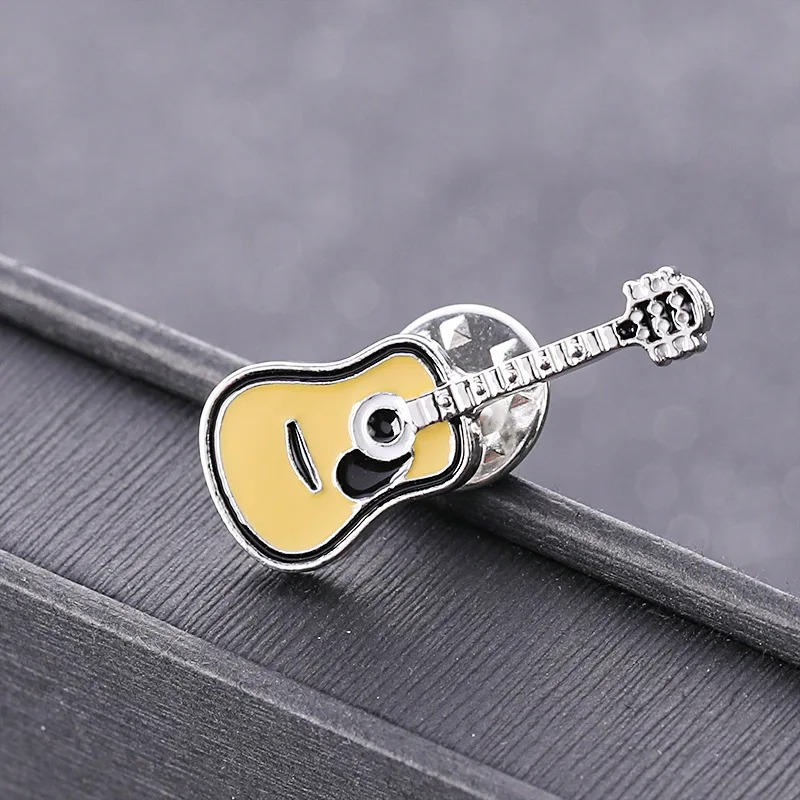 detalles completos del Pin de Esmalte de Guitarra Clásica