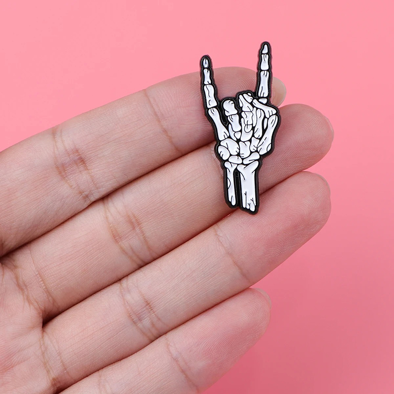 detalles del Pin de Esmalte de Mano Esqueleto haciendo el Signo de los Cuernos