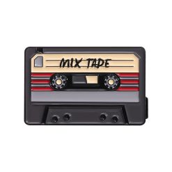 Pins esmaltado colorido con diseño de Casete Retro y la inscripción MIXTAPE