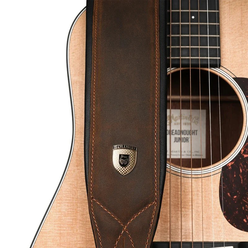 Detalles de la Correa de Guitarra 'Elegancia Vintage' en Cuero de Primera Calidad