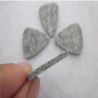 detalles del conjunto de 4 púas de fieltro suave en colores variados para ukelele