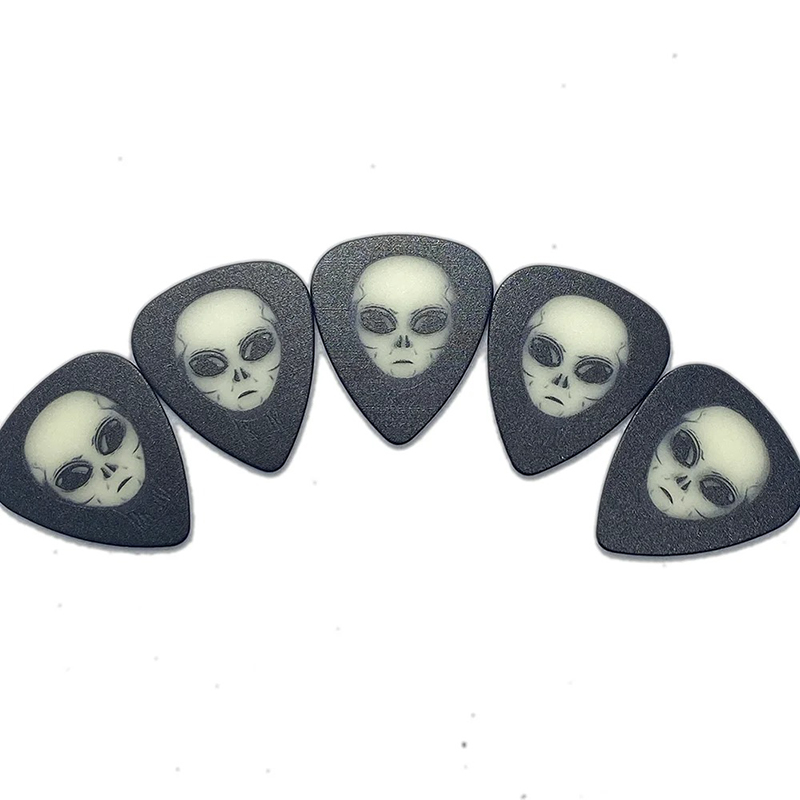 prueba 5 púas de guitarra con cabeza de alienígena - Paquete de 5 piezas