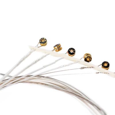 Vista detallada de Cuerdas para Guitarra Acústica - Cobre Plateado, Bajo Profundo y Duradero y Armónicos Ricos