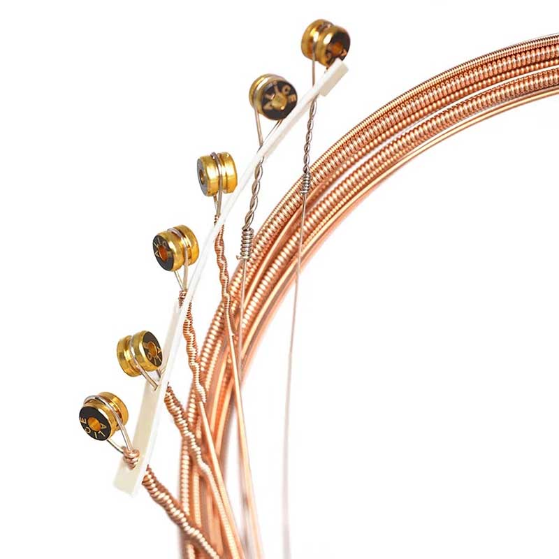 Vista general de cuerdas para guitarra acústica - Bronce Fosforado, cálido, sonido claro, agudos claros y melodiosos y bajo profundo y estable