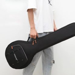 Vista completa de la funda rígida para banjo con correa y bolsillo de almacenamiento
