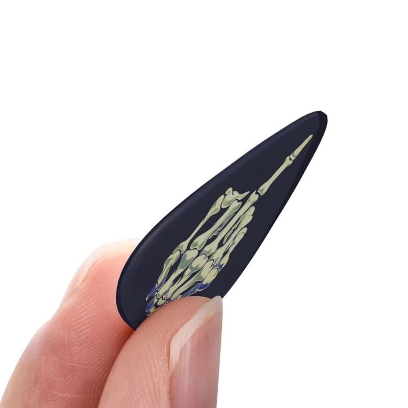 Detalles de las Púas de Guitarra con el Dedo Medio Esquelético para el Acuerdo Final