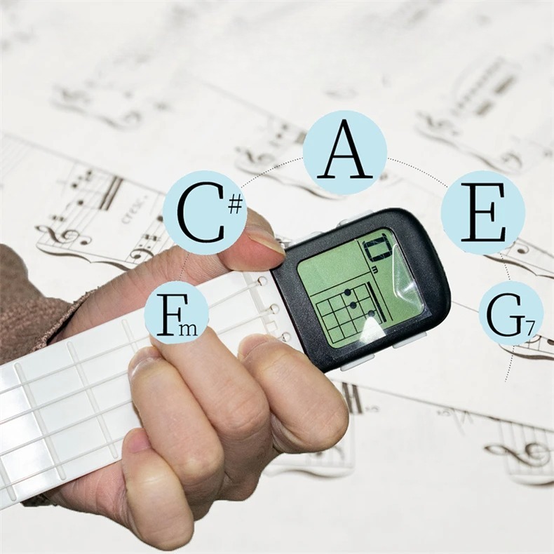 Ejercitador de Acordes para Guitarra y Ukelele 'Pocket Uke' - Mástil Retráctil con Metrónomo y Pantalla LCD