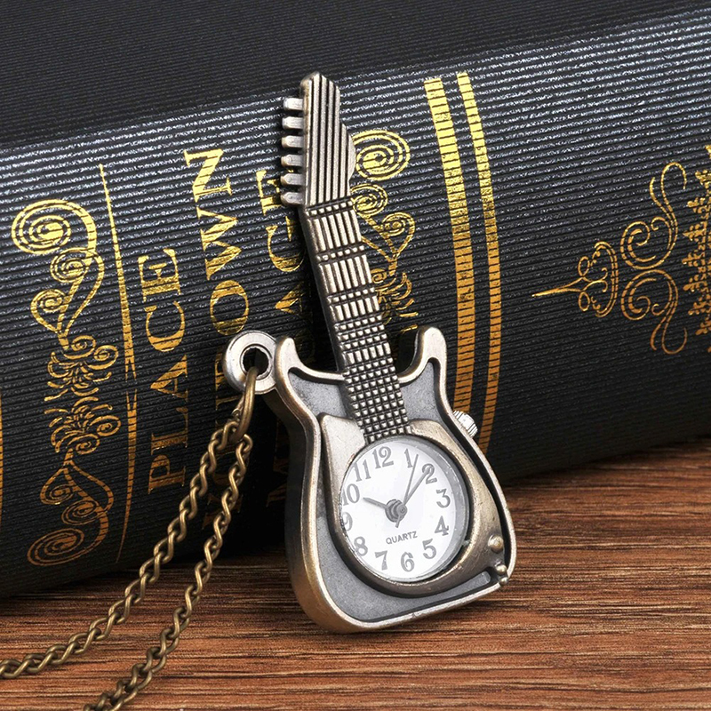 Anverso de un Colgante de Guitarra de Rock y Reloj de Bolsillo - Tiempo Solo Vintage