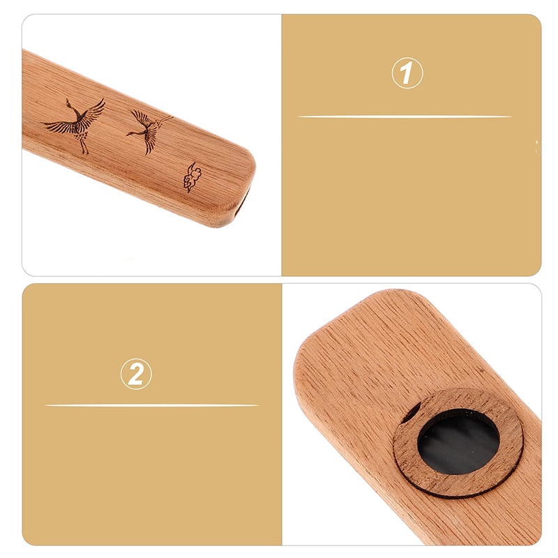 Detalles de Kazoo de Madera Grabado con Motivo de Grullas de Japón y Acabado Artesanal