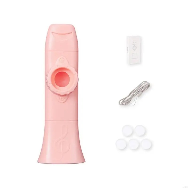 Músico de Kazoo Soplando Divertidamente en Multicolor de Color Rosa Pálido