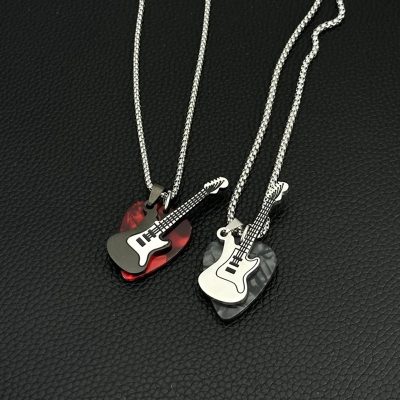 Colgante de guitarra rock 'Pick & Roll' de color