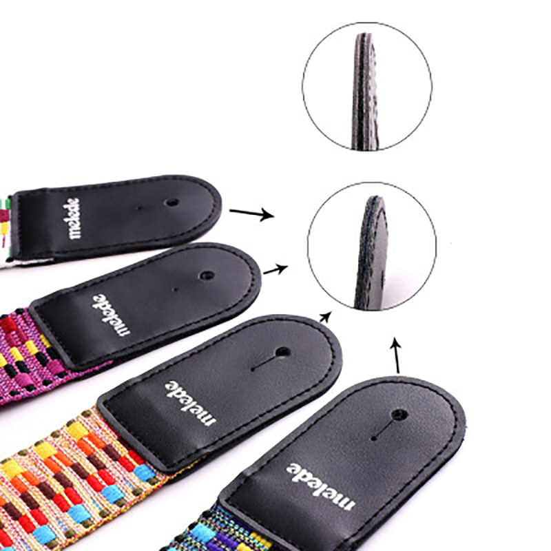 détails accroche sangle ethno-chic pour guitare classique